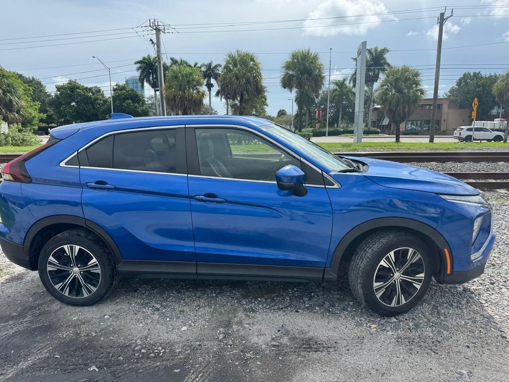 2022 Mitsubishi Eclipse Cross SE photo 3