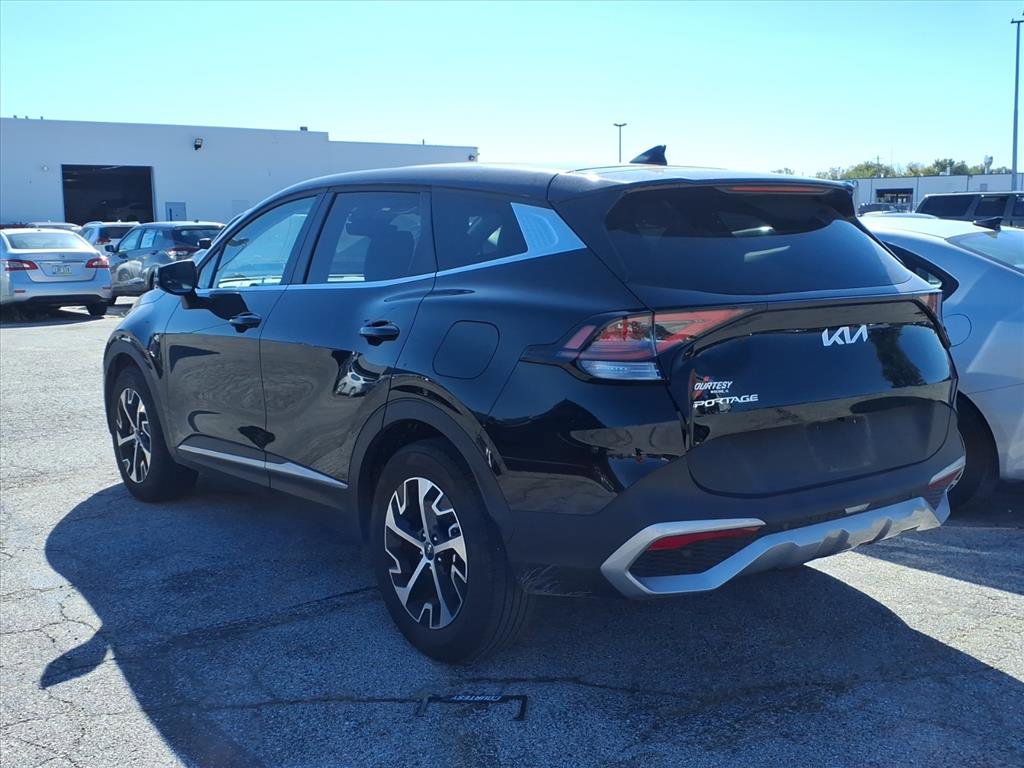 2023 Kia Sportage EX photo 3