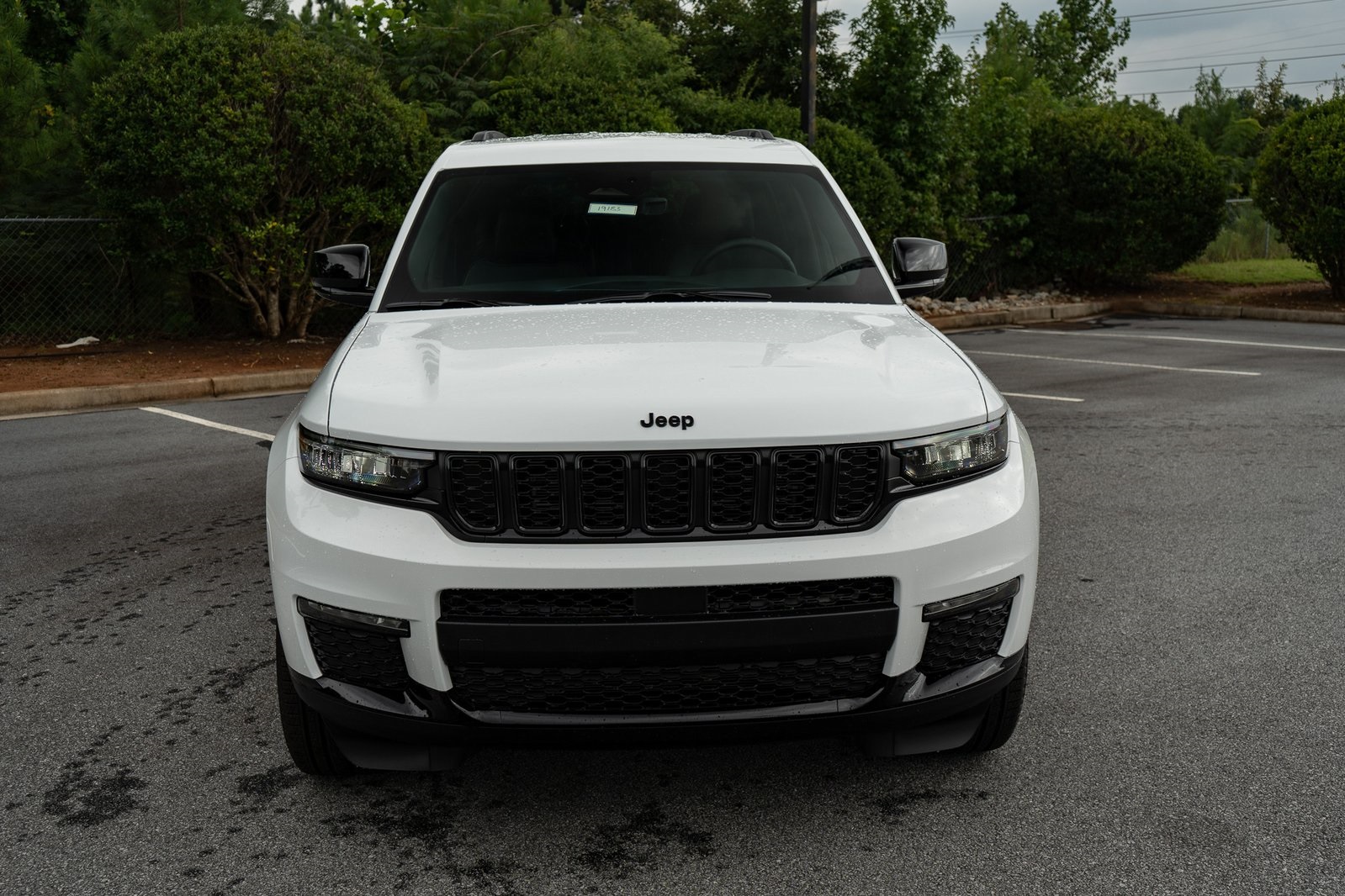 2025 Jeep Grand Cherokee Limited photo 2