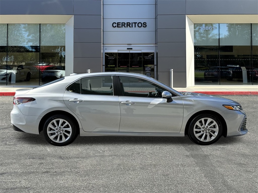 2023 Toyota Camry LE photo 2