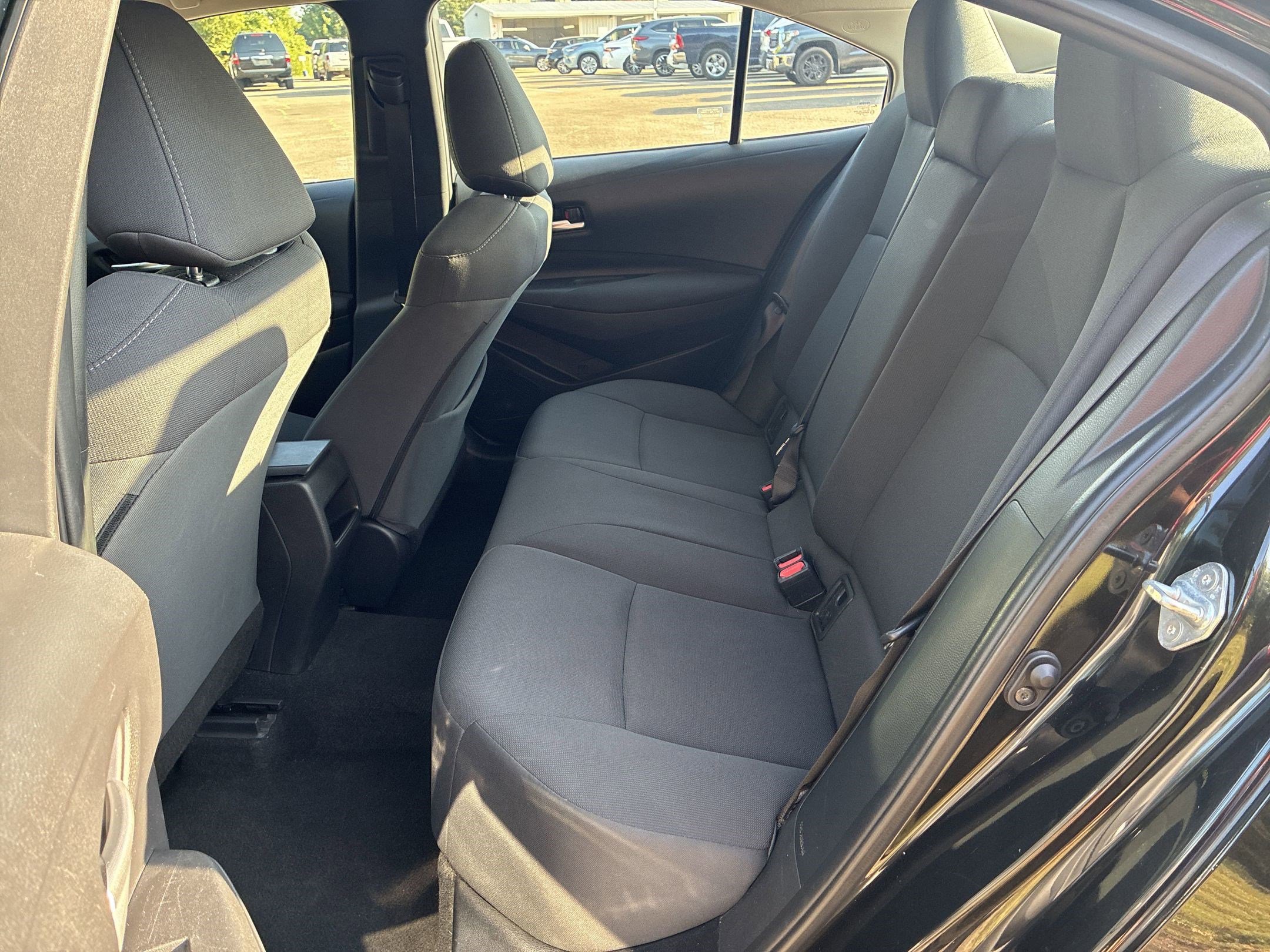 2021 Toyota Corolla LE photo 11
