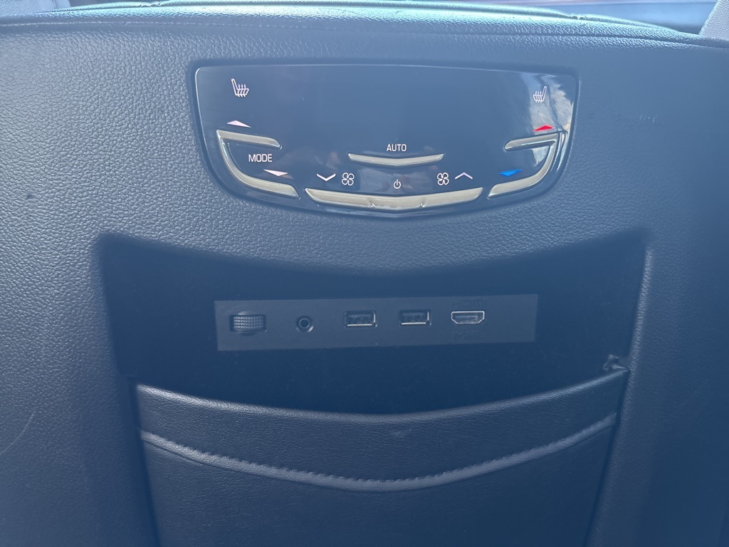2019 Cadillac Escalade Luxury photo 22