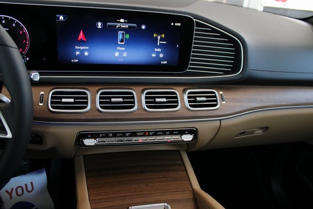 2026 Mercedes Benz GLS 450 4MATIC photo 25
