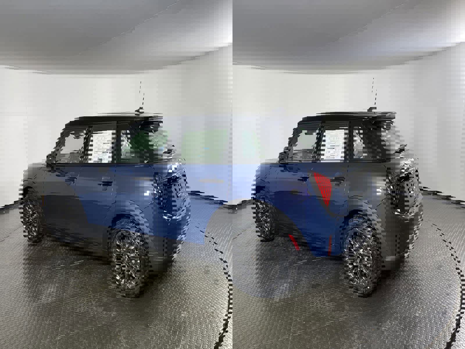 2025 Mini Cooper 4 Door Hardtop S photo 4