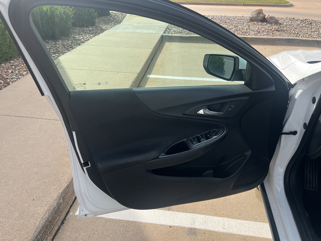 2018 Chevrolet Malibu 1LT photo 14