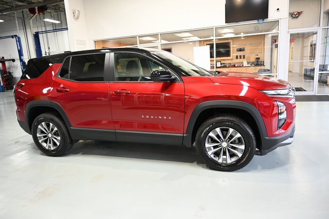 2026 Chevrolet Equinox photo 3