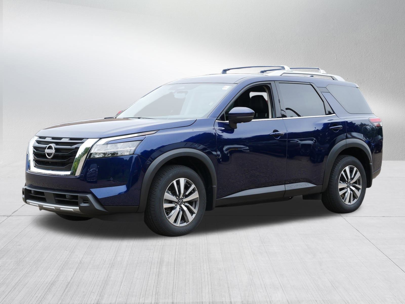 2024 Nissan Pathfinder SL photo 3