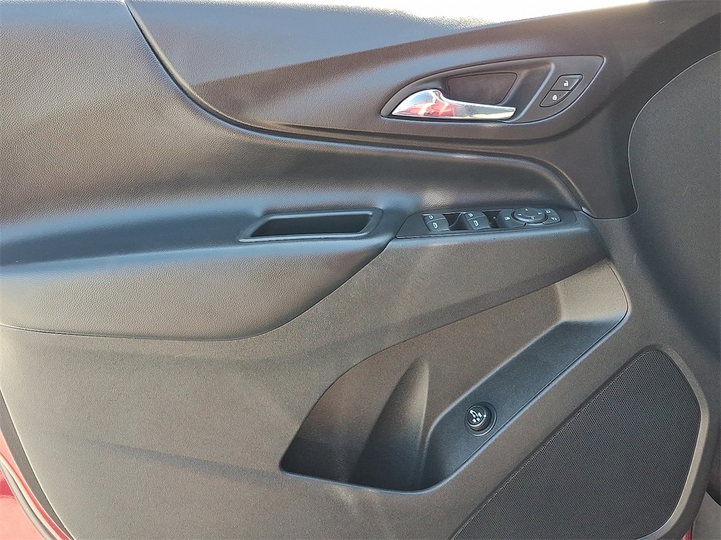 2018 Chevrolet Equinox LT photo 13