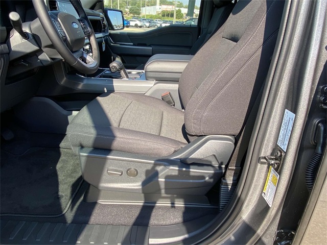 2025 Ford F-150 XLT photo 10