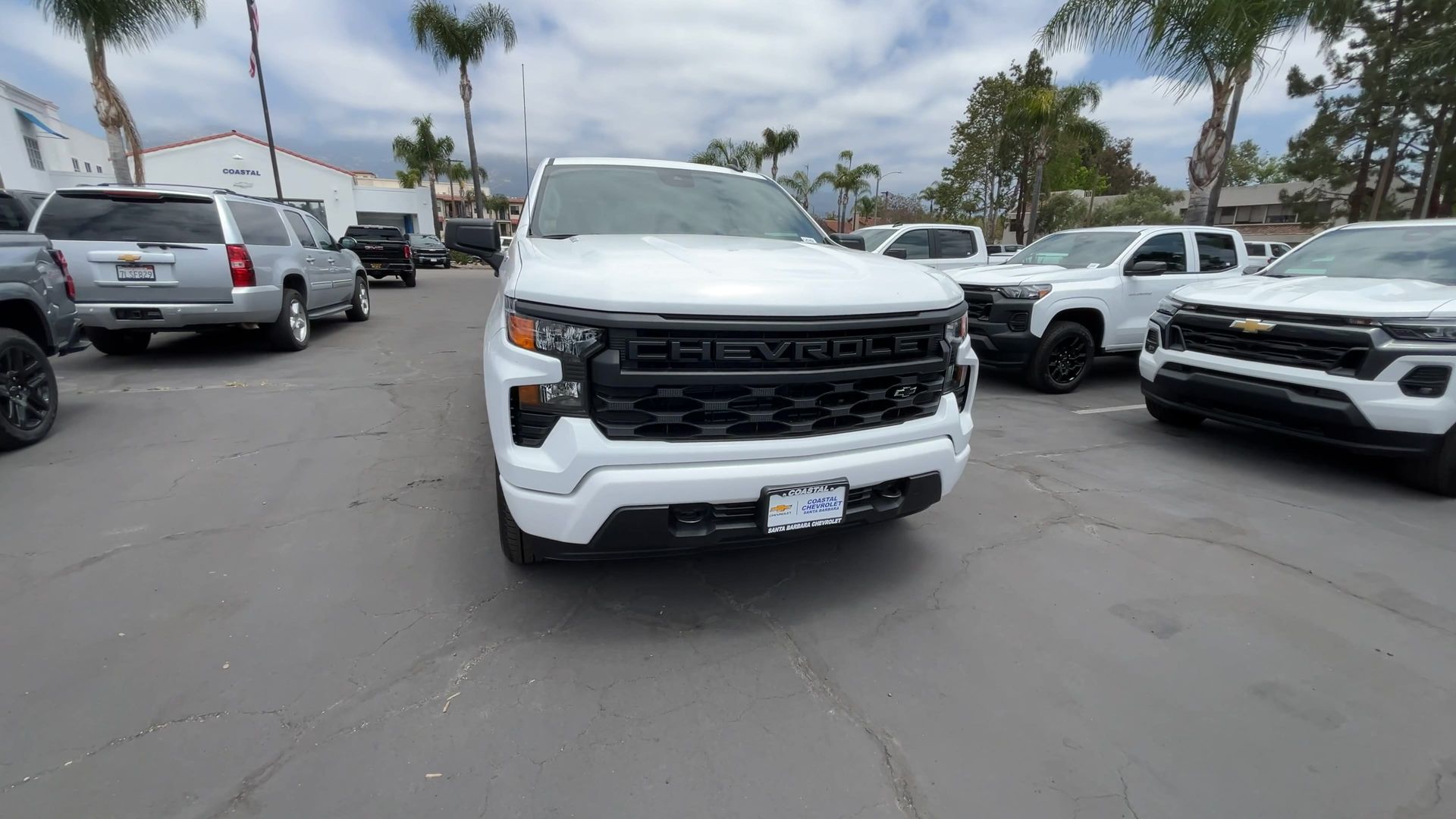 2025 Chevrolet Silverado 1500 Custom photo 3