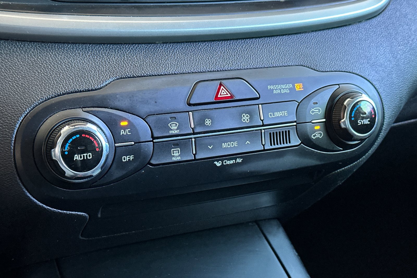 2018 Kia Sorento LX photo 19