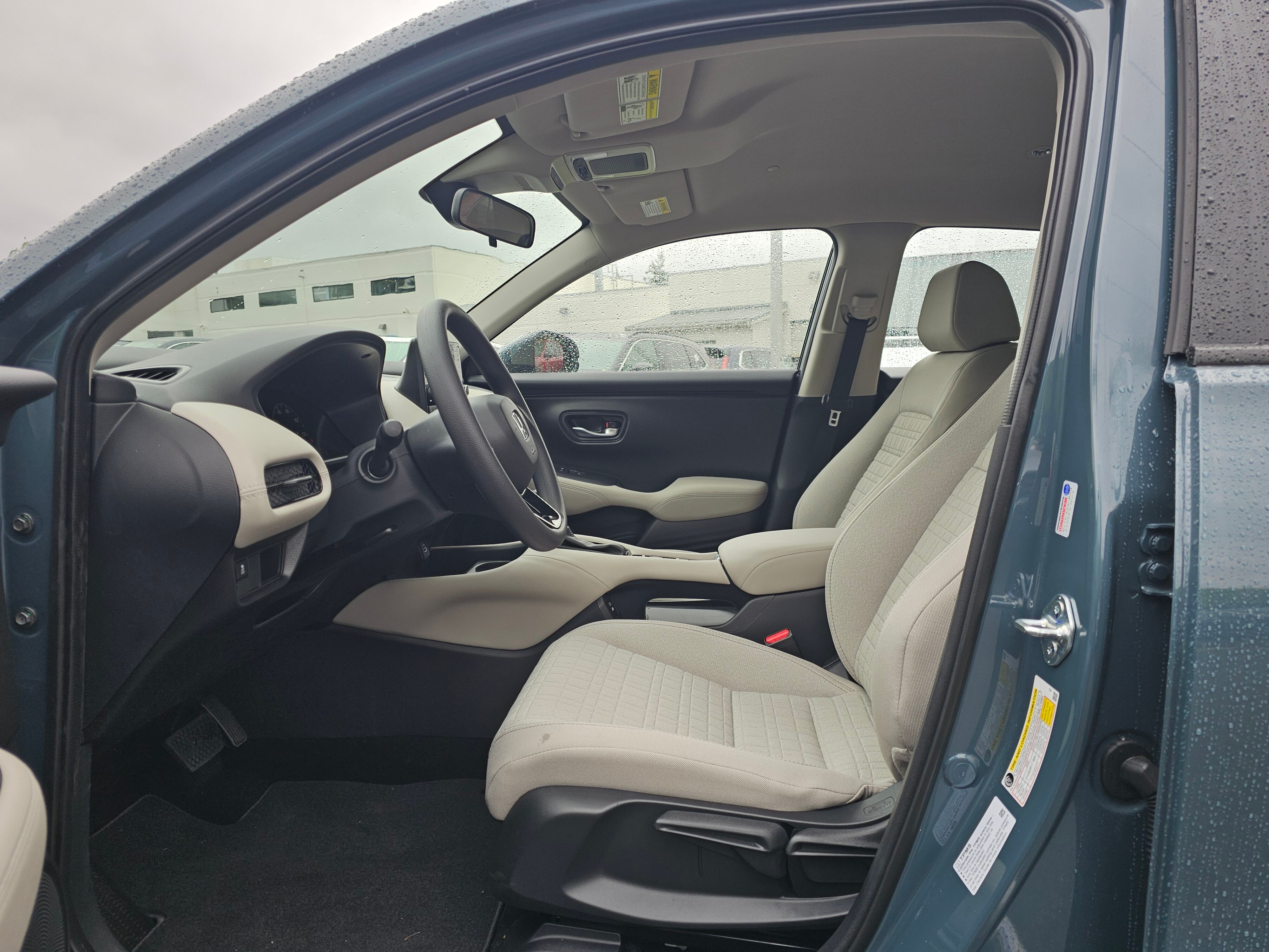 2025 Honda HR-V LX photo 5