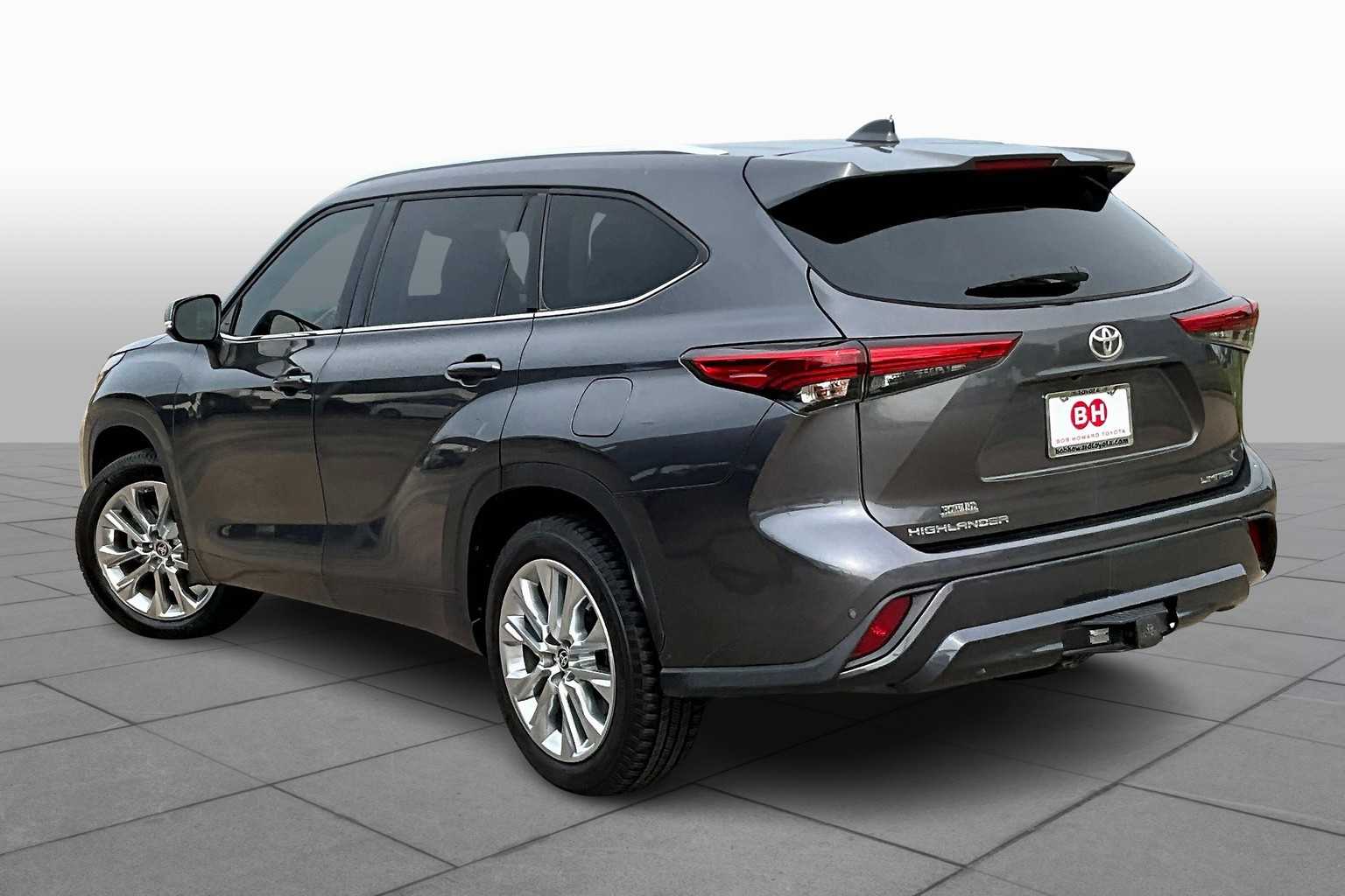 2020 Toyota Highlander Limited photo 10