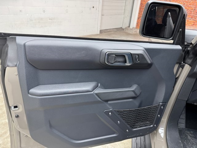 2025 Ford Bronco Outer Banks photo 9