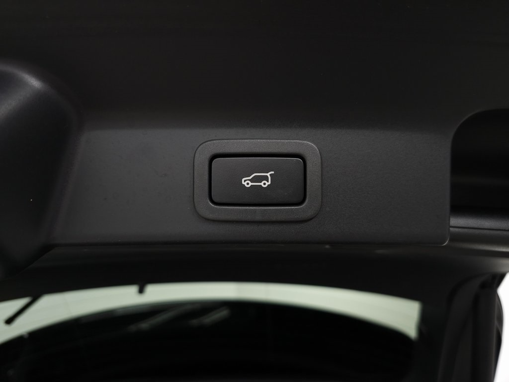 2022 JAGUAR F-PACE - Image 6