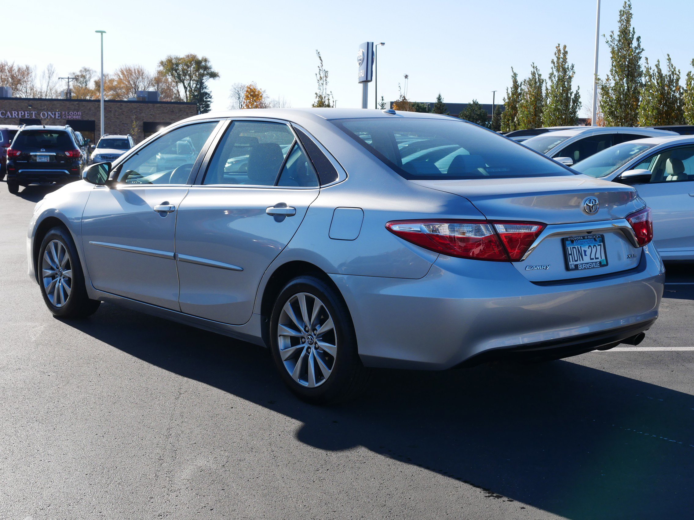 2015 Toyota Camry XLE photo 4