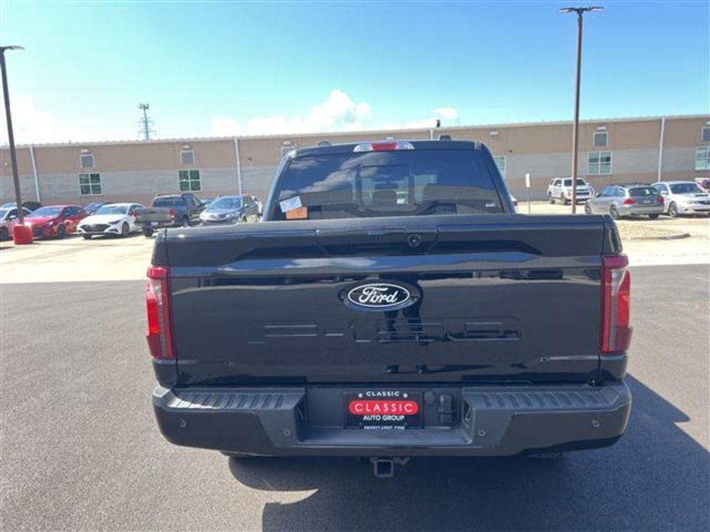 2025 Ford F-150 XLT photo 5