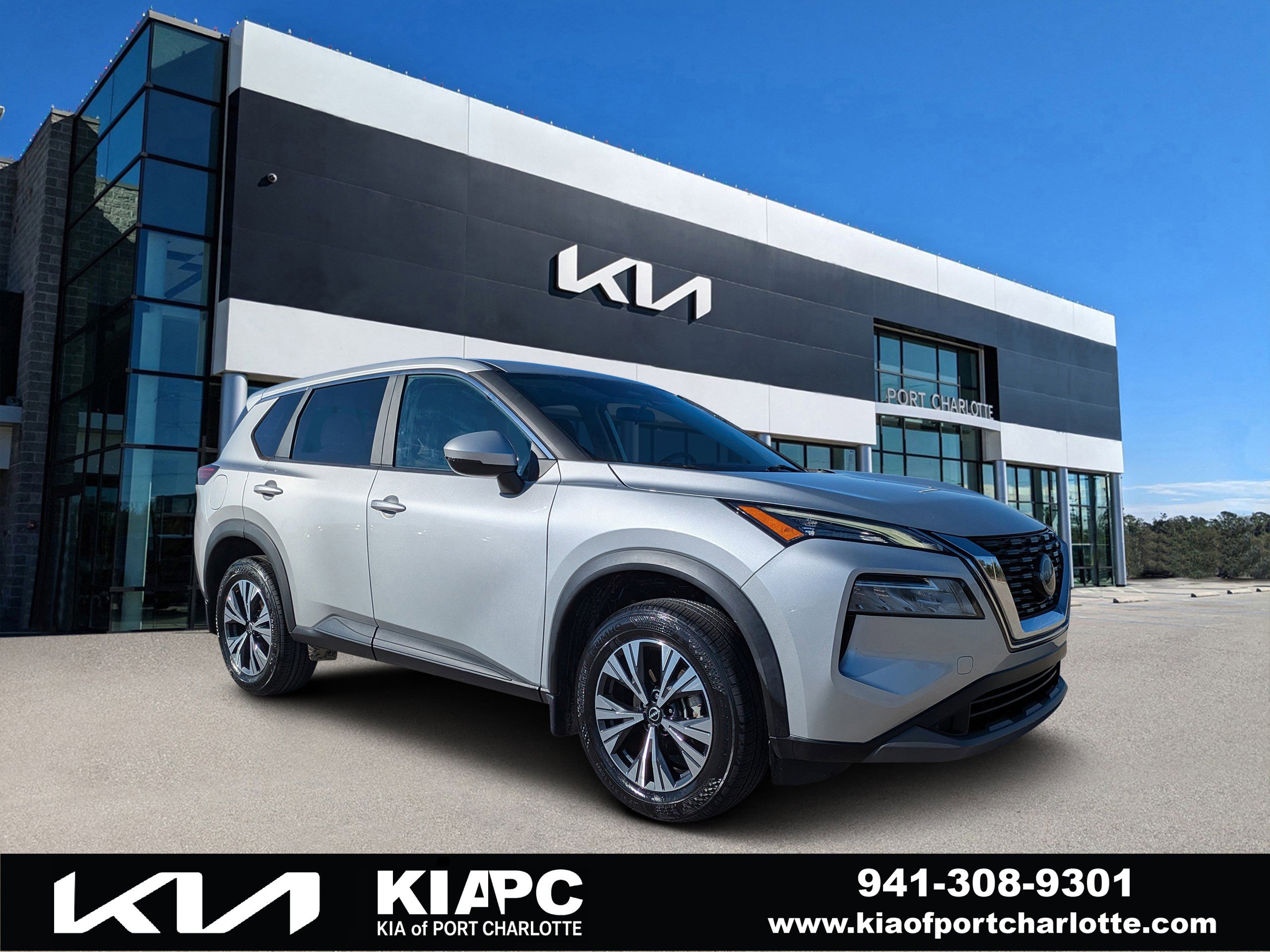 2023 Nissan Rogue SV's photo