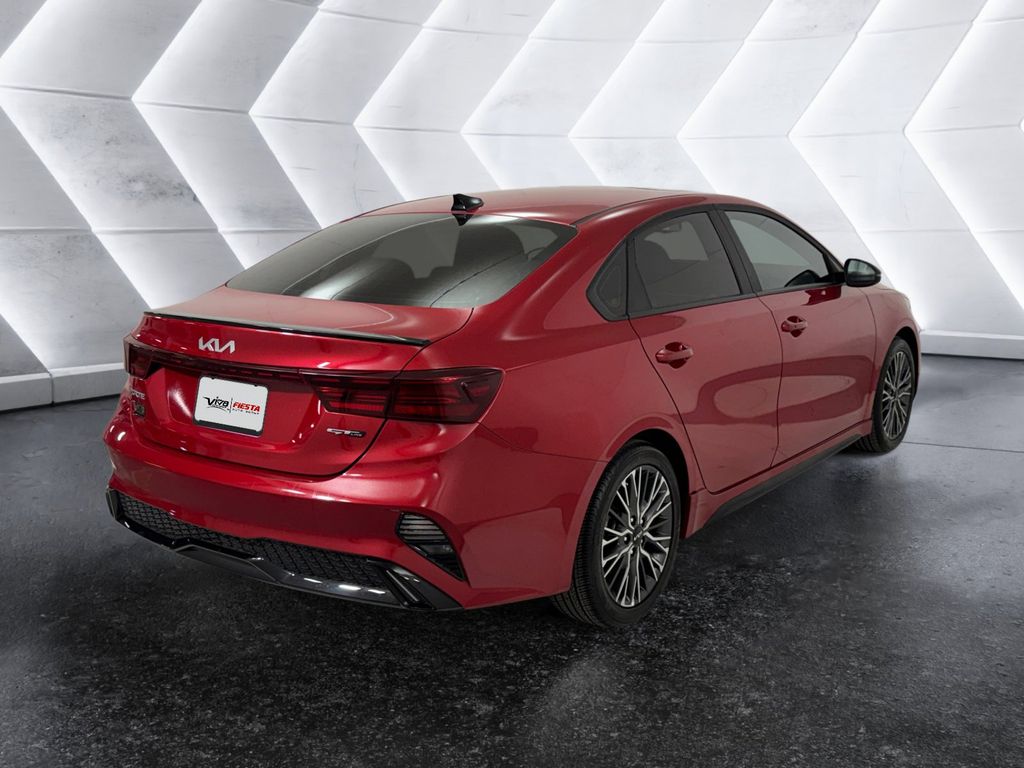 2024 Kia Forte GT-Line photo 4