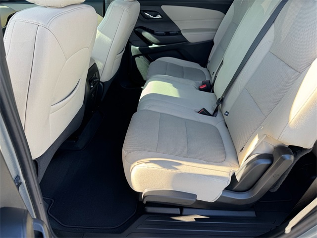 2023 Chevrolet Traverse LS photo 9