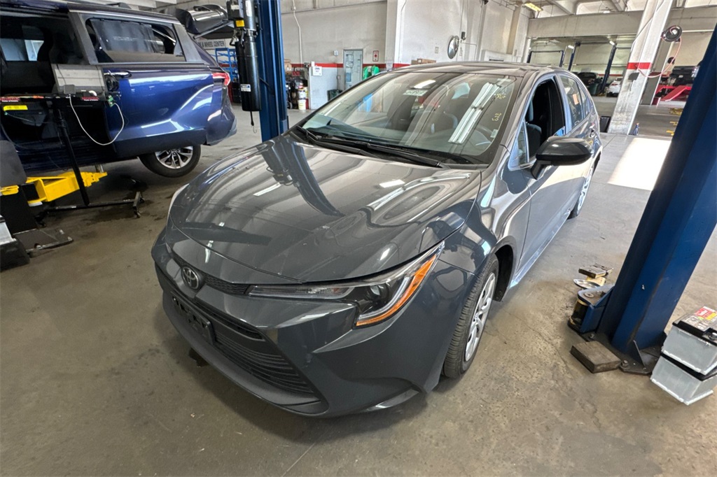 Used 2025 Toyota Corolla LE with VIN 5YFB4MDE6SP309233 for sale in Northfield, Minnesota