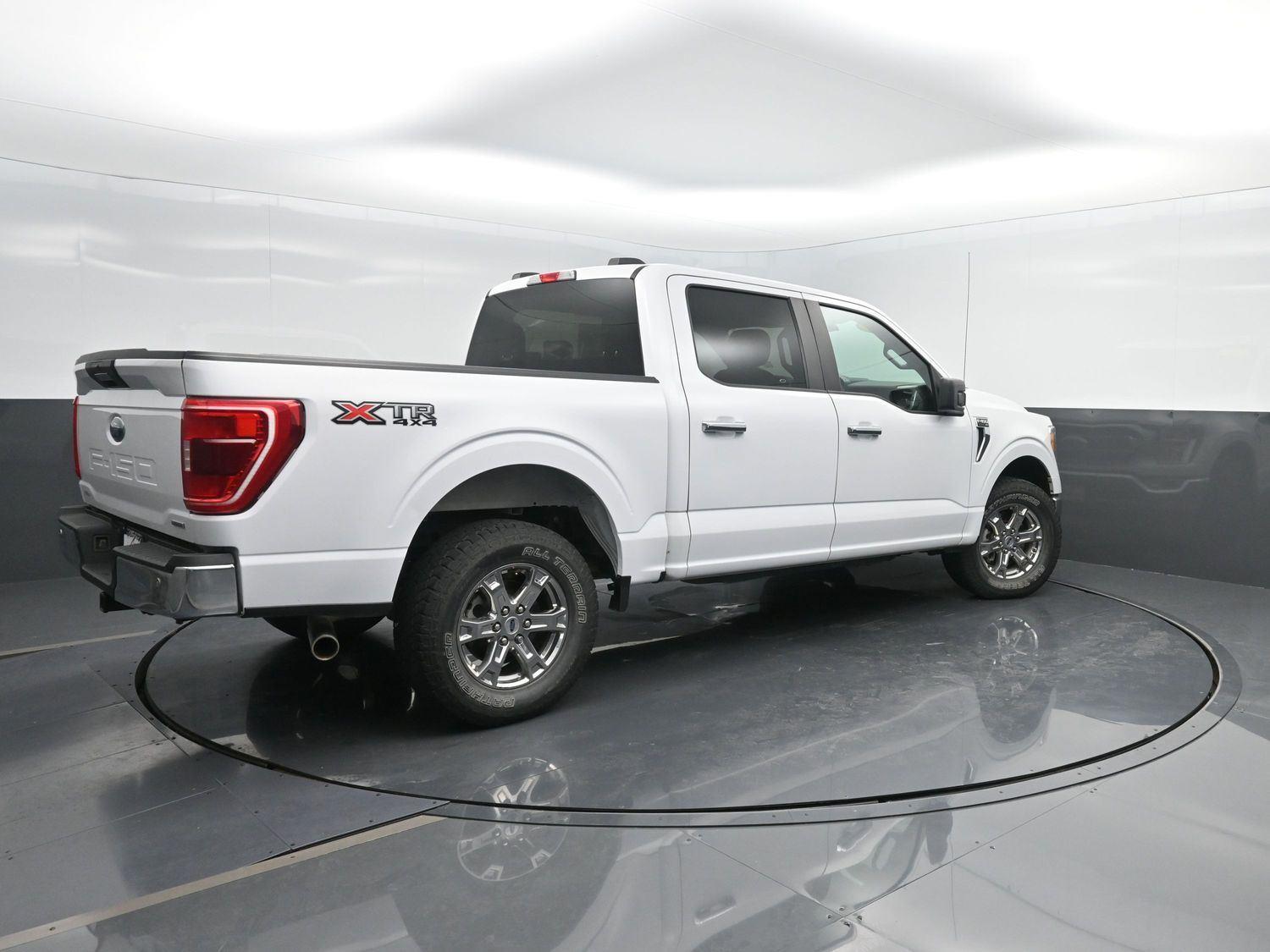 2021 Ford F-150 XLT photo 2