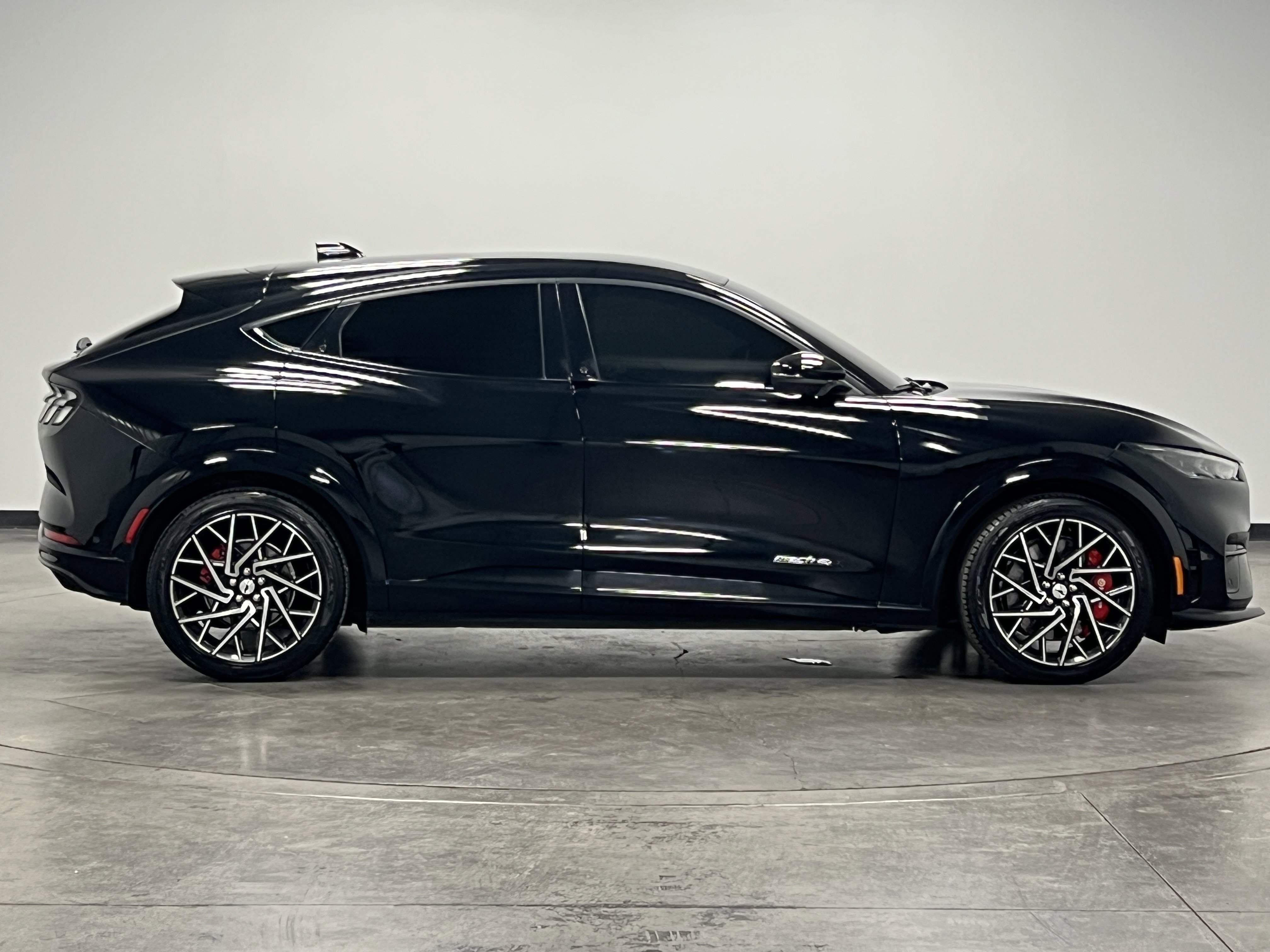 2023 Ford Mustang Mach-E GT photo 7