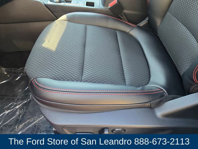 2025 Ford Escape Hybrid ST-Line photo 13