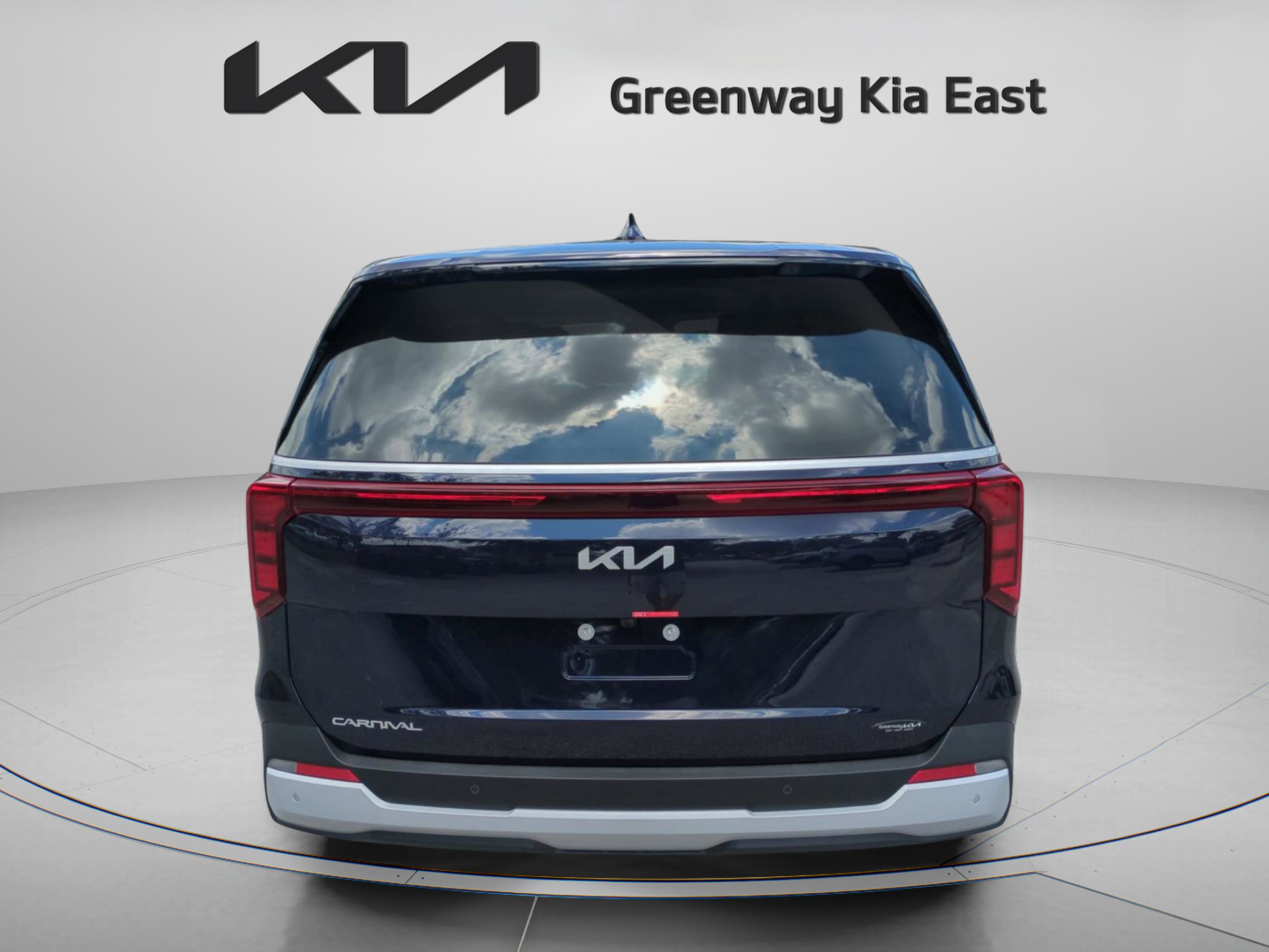 2026 Kia Carnival LXS photo 6