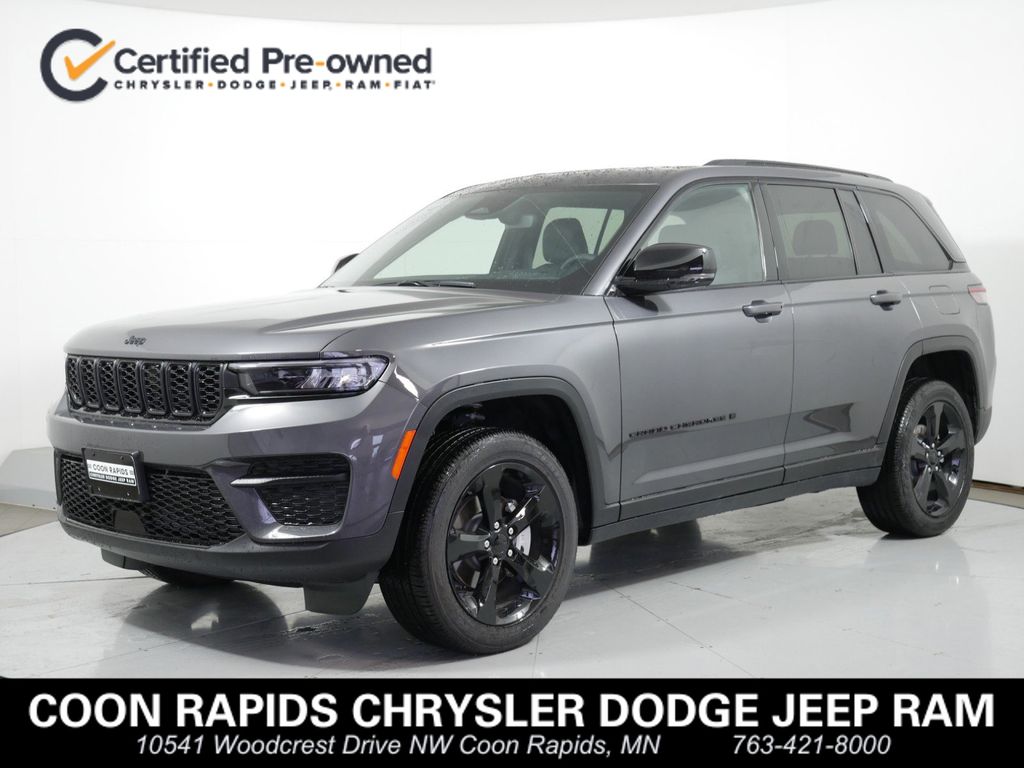2024 Jeep Grand Cherokee Altitude's photo