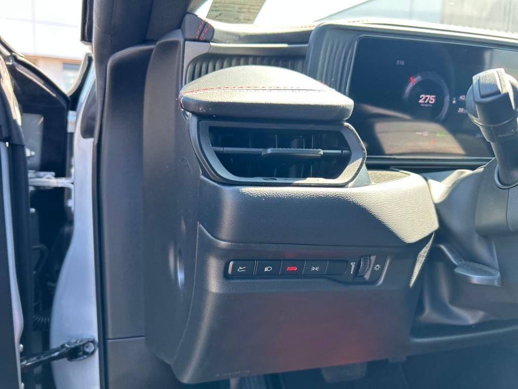 2025 Dodge Charger R/T photo 12