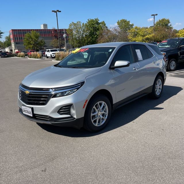 2022 Chevrolet Equinox LT photo 3