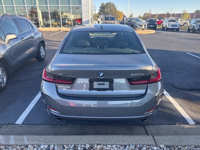 2024 Bmw 330e xDrive photo 3