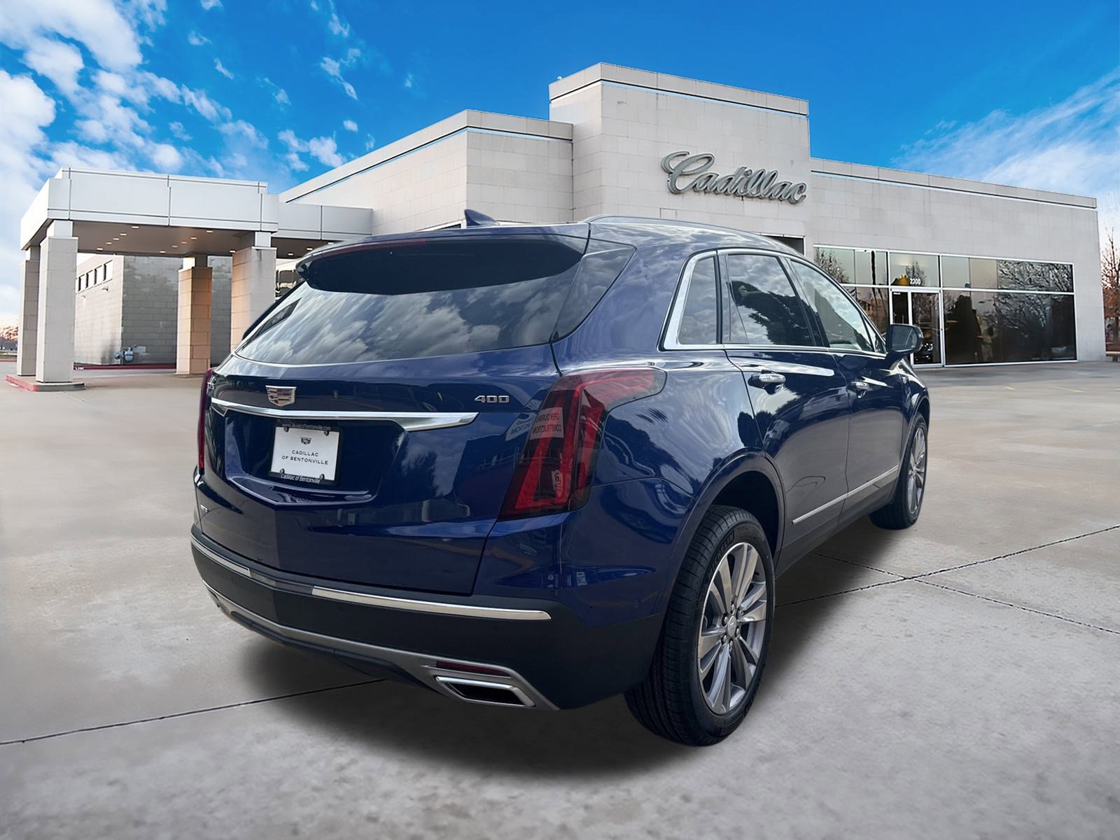 2025 Cadillac XT5 Premium Luxury photo 2