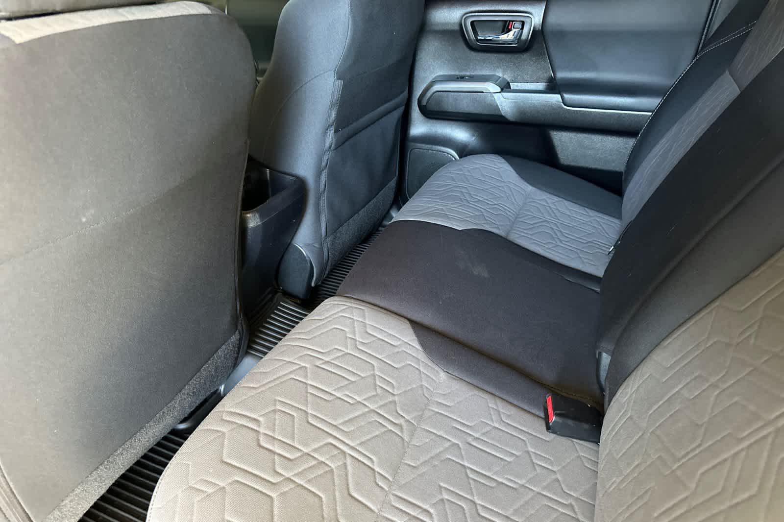 2020 Toyota Tacoma TRD Sport photo 3