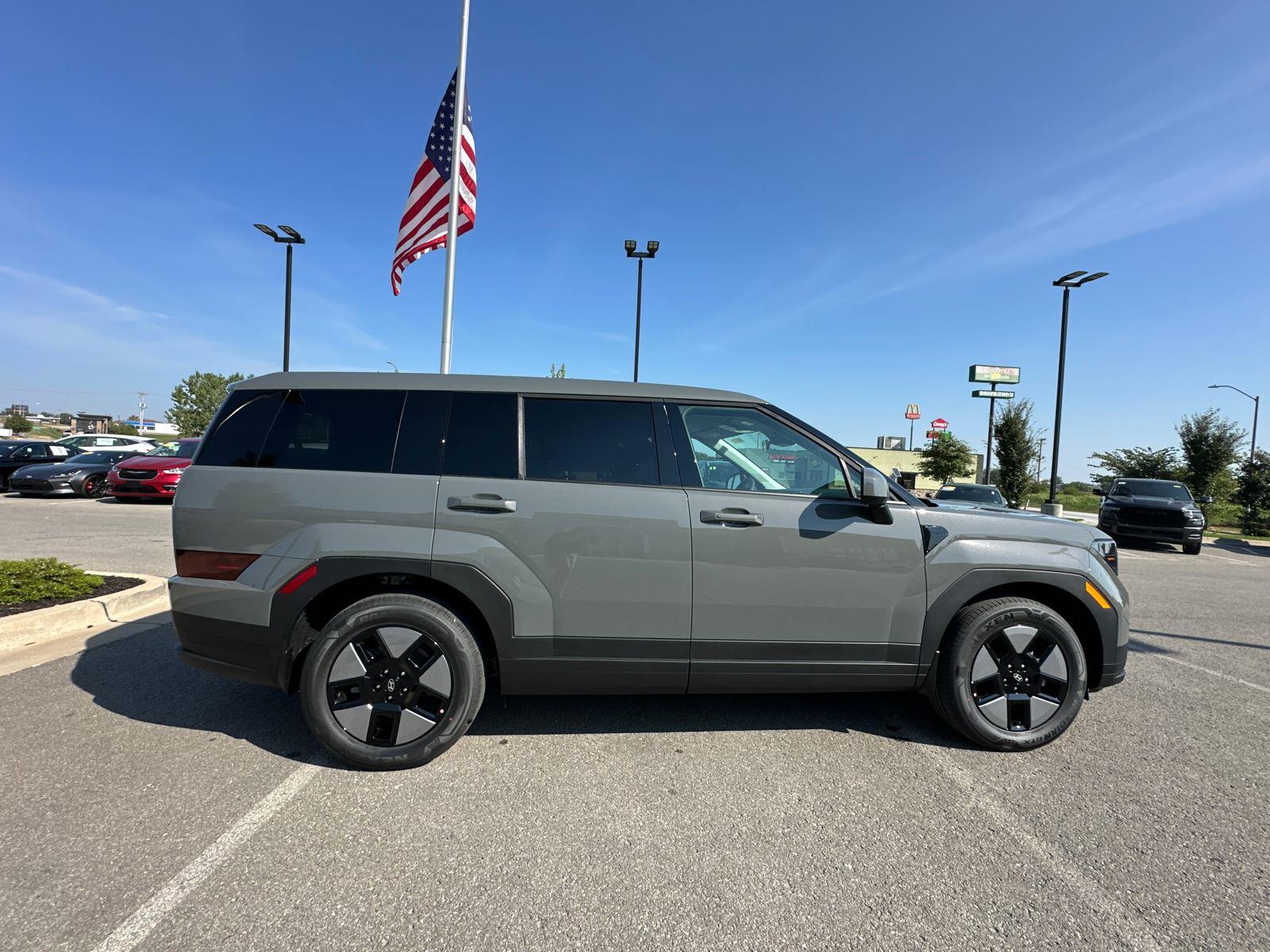 2026 Hyundai Santa Fe SE photo 2