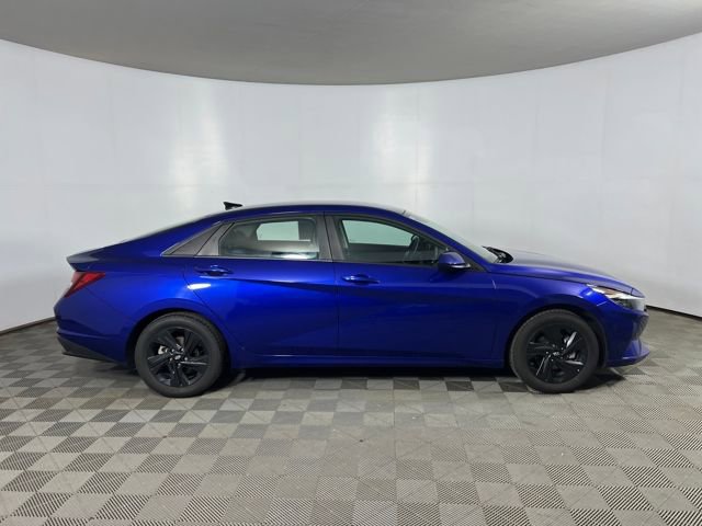 2022 Hyundai Elantra SEL photo 4