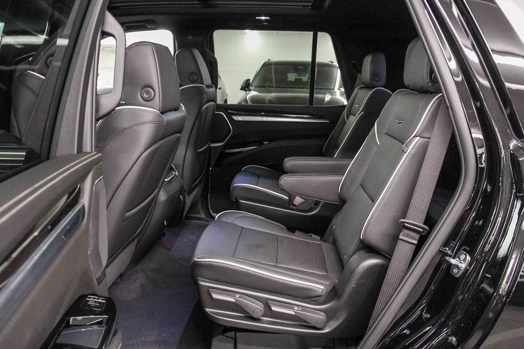 2026 Cadillac Escalade Luxury photo 15