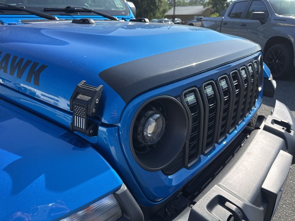 2024 Jeep Gladiator photo 16