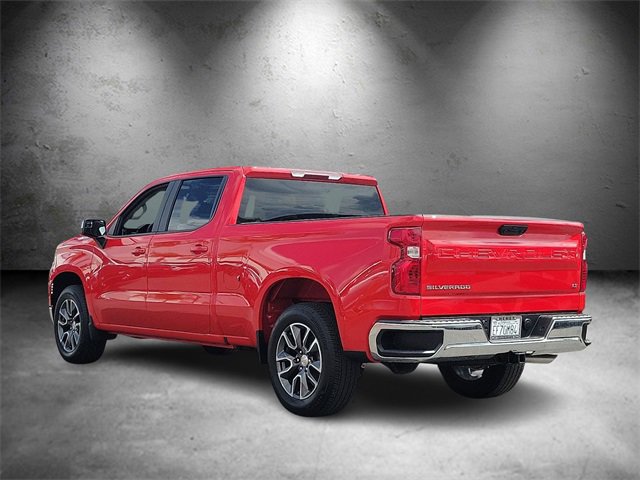 2025 Chevrolet Silverado 1500 LT photo 3
