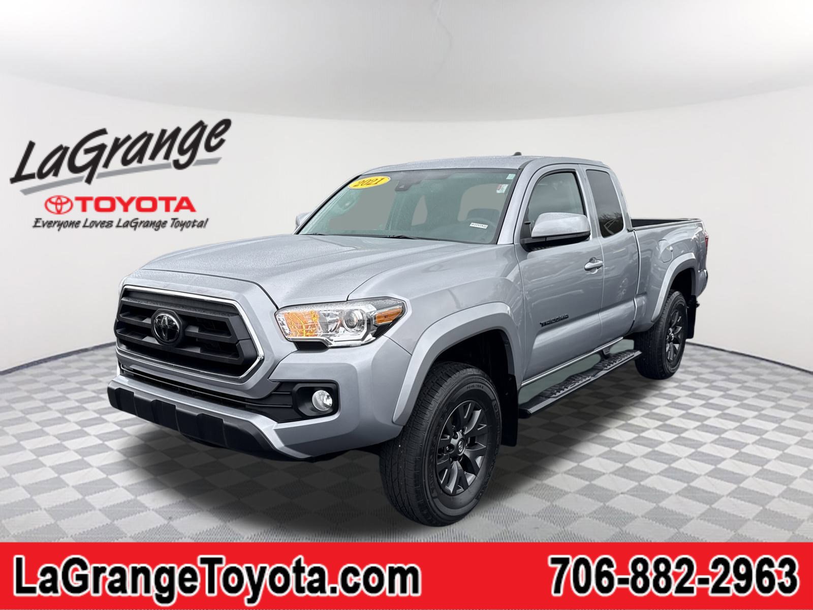 2021 Toyota Tacoma SR5's photo