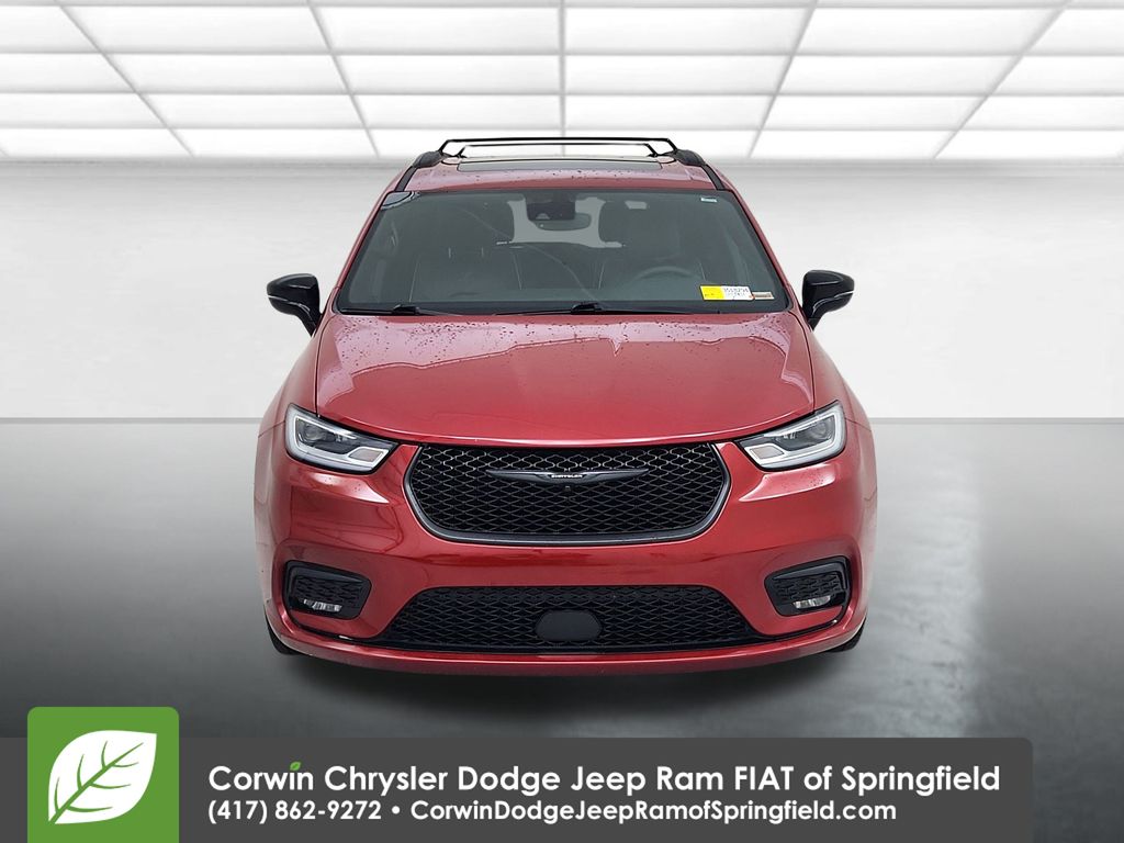 2025 Chrysler Pacifica Limited photo 3