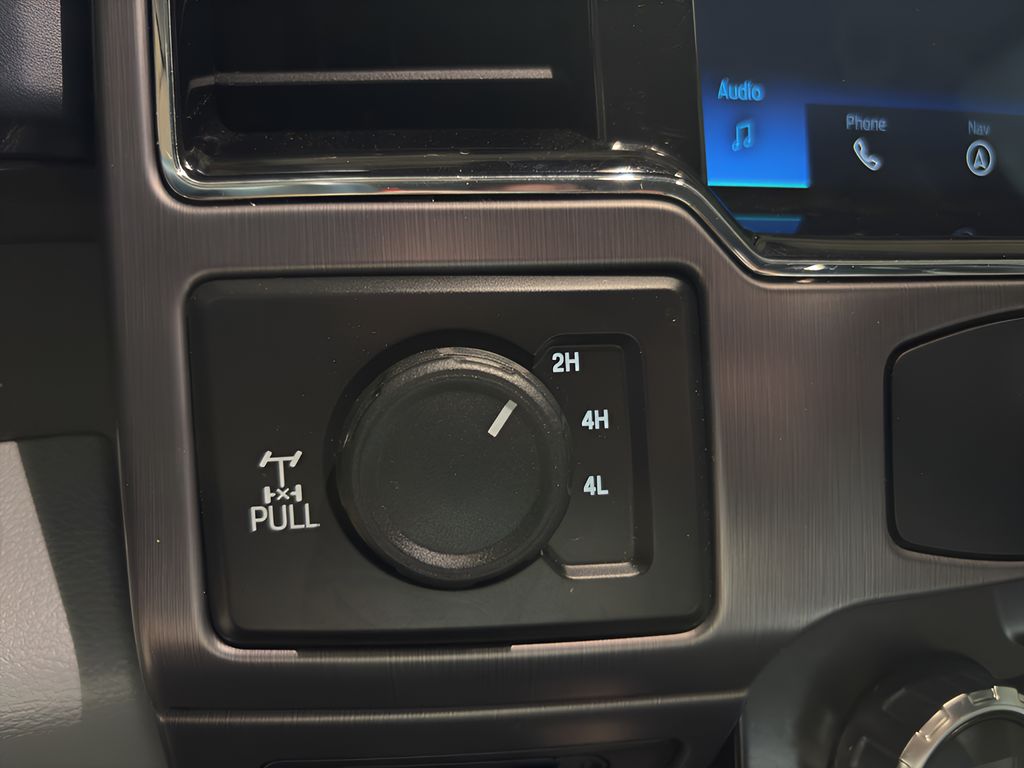 2022 Ford F-350 Limited photo 11