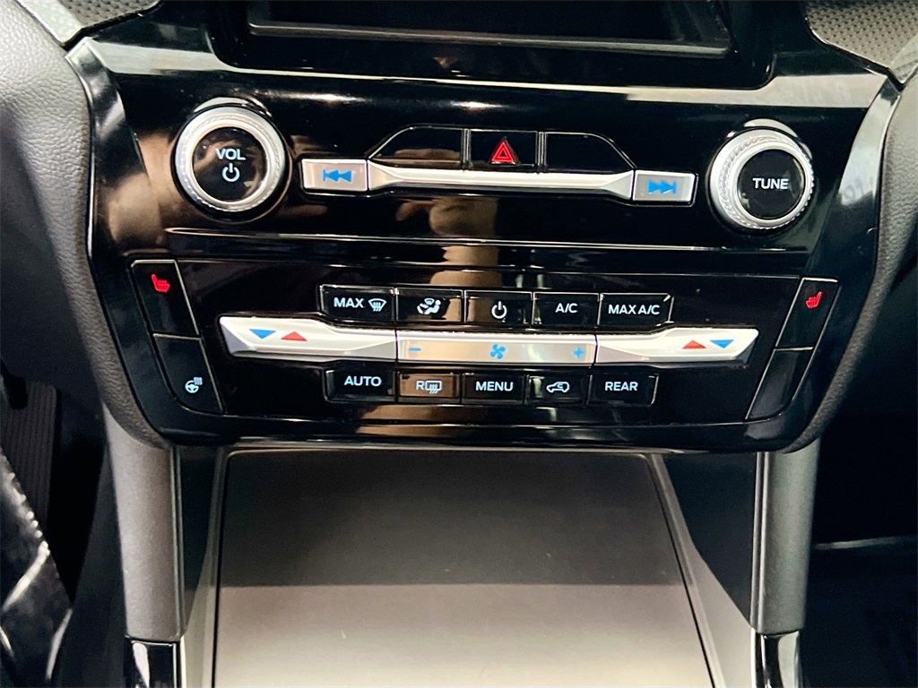 2022 Ford Explorer ST photo 8