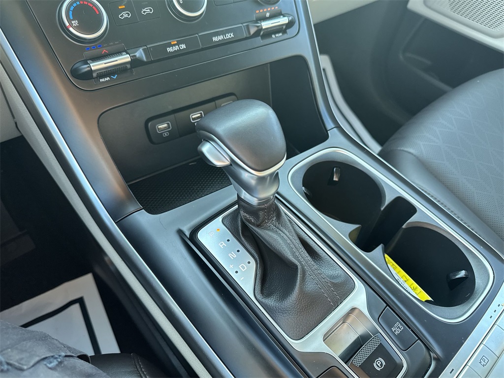 2024 Kia Carnival LX photo 24