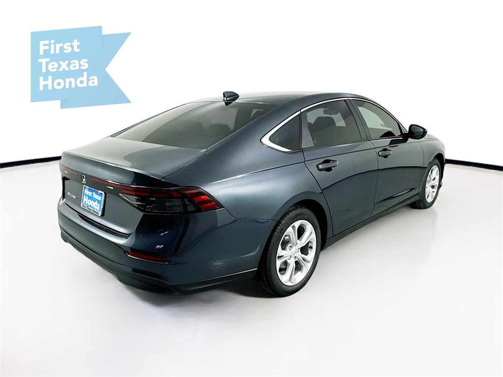 2025 Honda Accord LX photo 7
