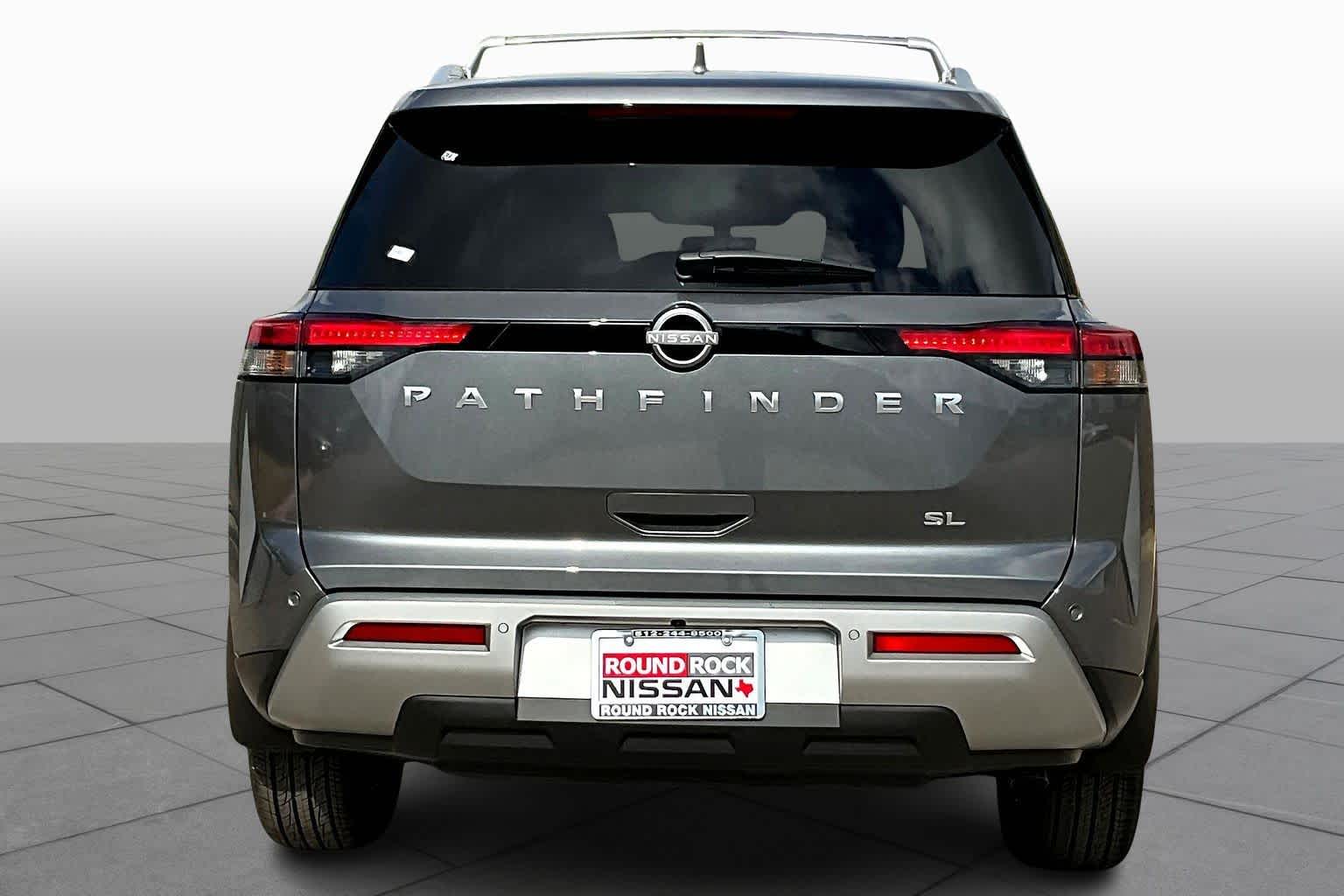 2025 Nissan Pathfinder SL photo 4