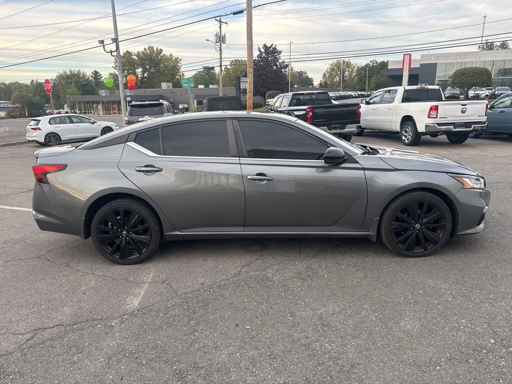 2022 Nissan Altima 2.5 SR photo 4