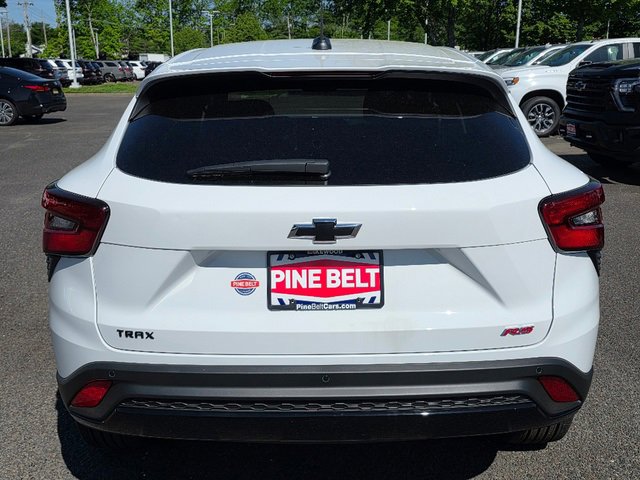 2025 Chevrolet Trax photo 9