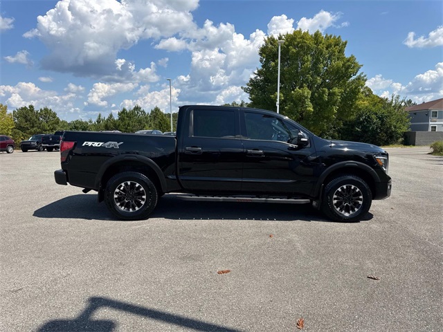 2021 Nissan Titan PRO-4X photo 3